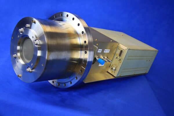 This is an image of a 6cm source directly mounted to a chamber flange.